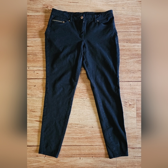 Black jeggings with Zipper Detail - Picture 1 of 3